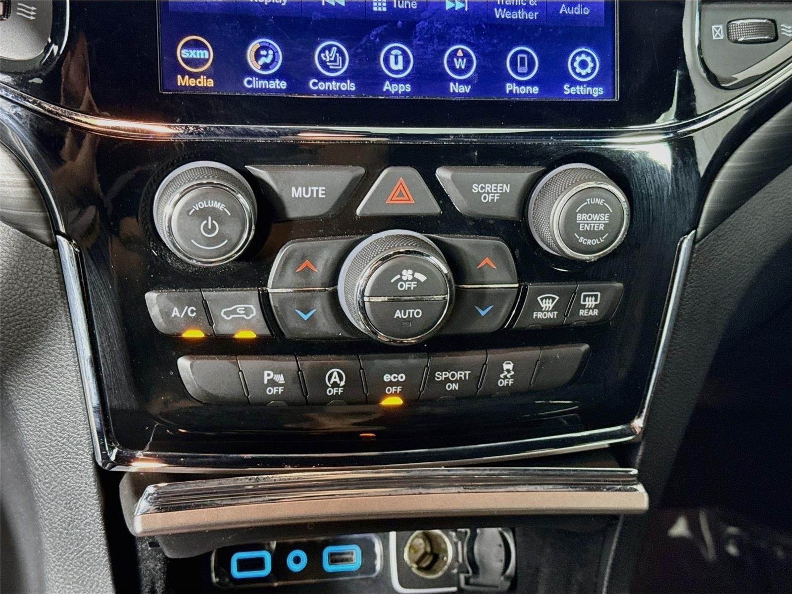Used 2020 Jeep Grand Cherokee Altitude RWD image 17