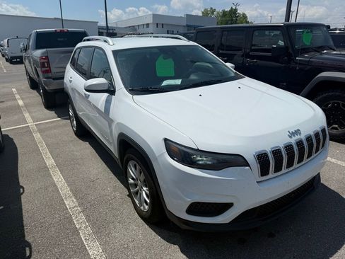 Used 2021 Jeep Cherokee Latitude FWD image 1