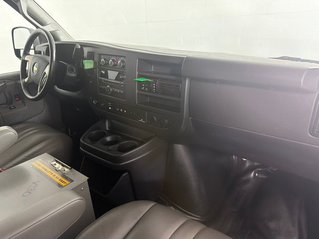 Used 2019 Chevrolet Express 3500 Extended w/ Driver Convenience Package RWD image 19