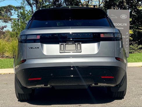 New 2026 Land Rover Range Rover Velar Dynamic SE image 4