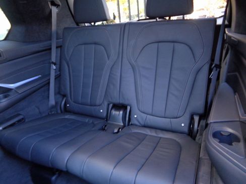 Used 2019 BMW X7 xDrive40i w/ M Sport Package image 17