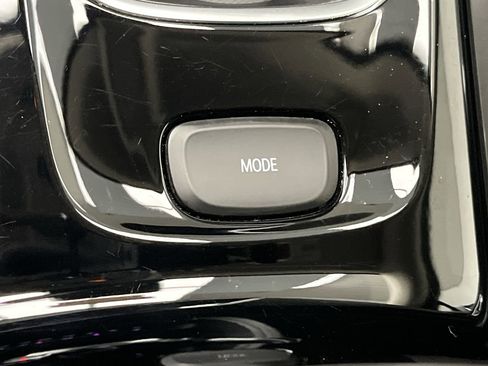 Certified 2022 Buick Envision Essence w/ Technology Package I image 17