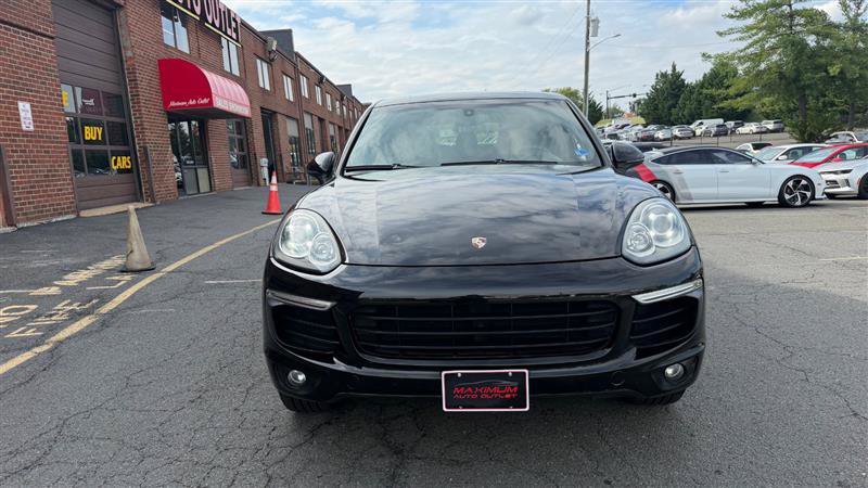 Used 2016 Porsche Cayenne AWD/4WD image 2
