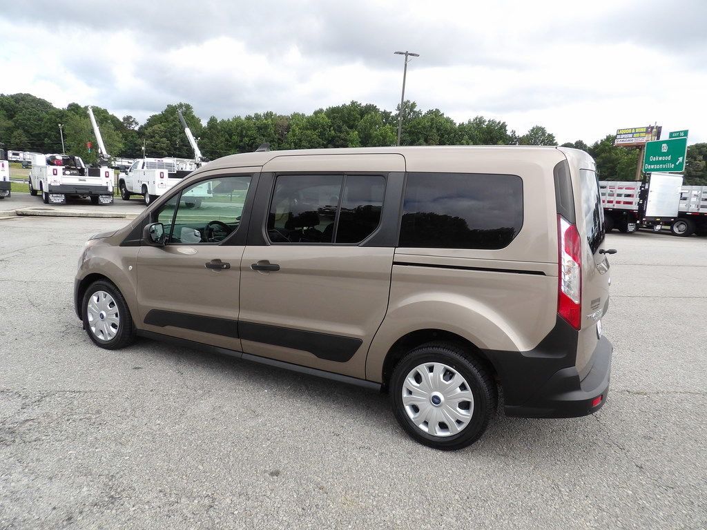 Used 2020 Ford Transit Connect XL FWD image 4