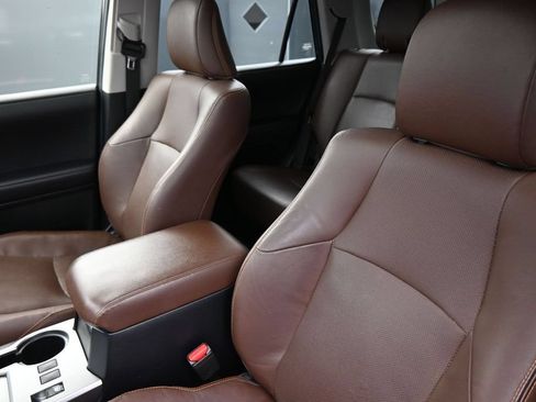 Used 2021 Toyota 4Runner Limited AWD/4WD image 12