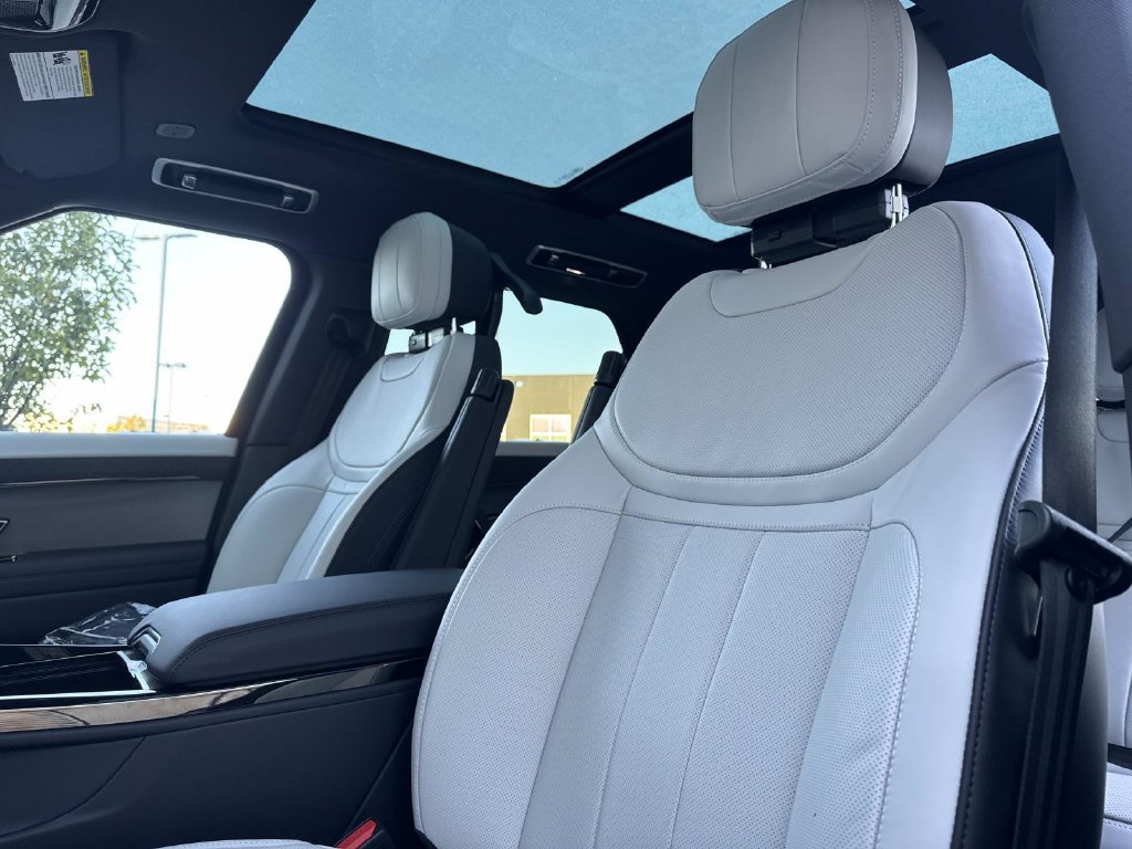 New 2027 Land Rover Range Rover Sport Dynamic SE AWD/4WD image 22