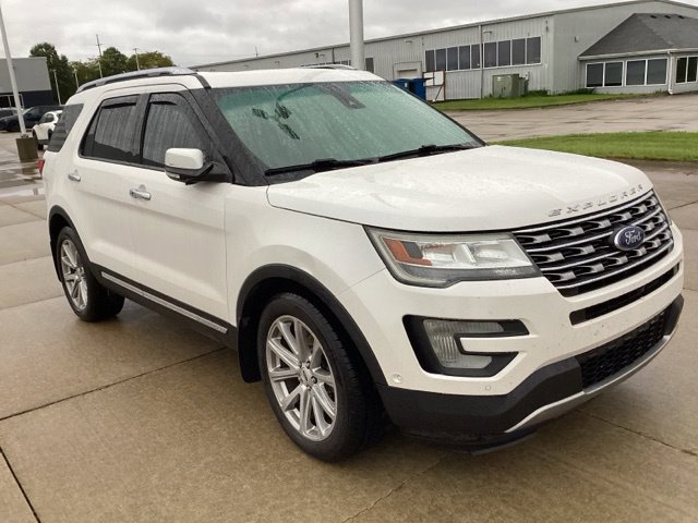 Used 2017 Ford Explorer Limited w/ Equipment Group 301A FWD image 10