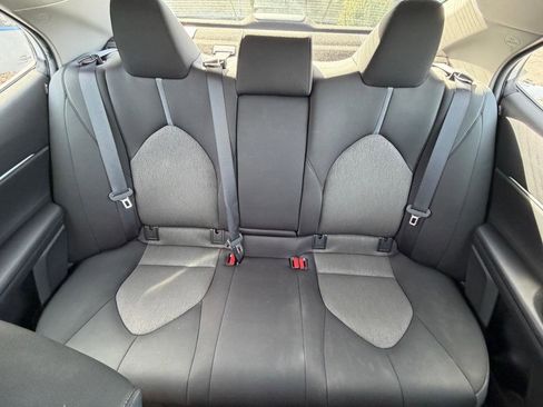 Used 2022 Toyota Camry LE image 18