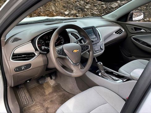 Used 2018 Chevrolet Malibu LS image 11