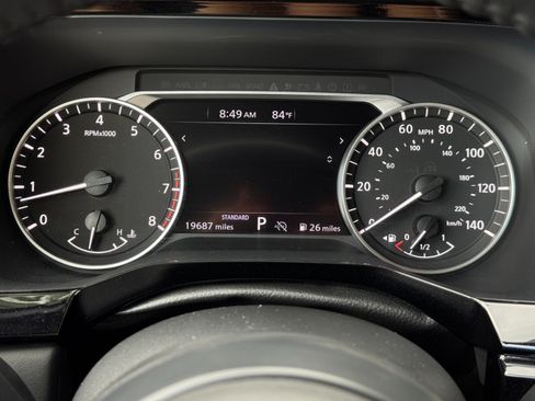 Used 2024 Nissan Pathfinder SV w/ SV Premium Package FWD image 18
