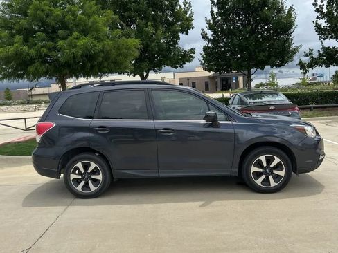 Used 2018 Subaru Forester 2.5i Limited AWD/4WD image 10