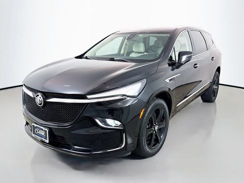 Used 2023 Buick Enclave Essence w/ Sport Touring Edition FWD image 3