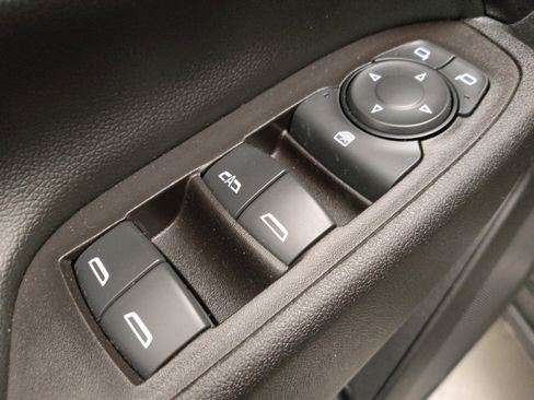 Used 2020 Chevrolet Equinox LT image 27