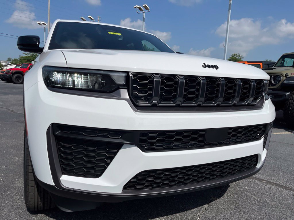 New 2026 Jeep Grand Cherokee Altitude AWD/4WD image 45