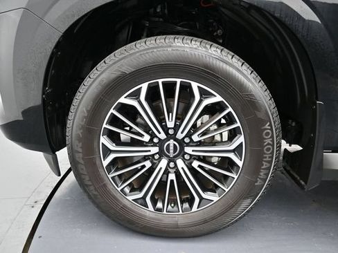 Used 2025 Nissan Armada Platinum AWD/4WD image 9