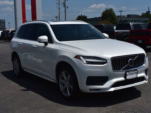 Used 2023 Volvo XC90 B5 Core AWD/4WD image 3