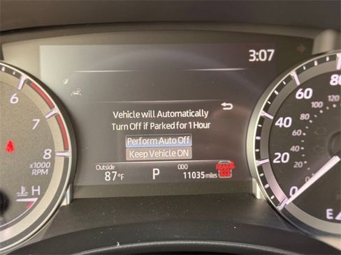 Used 2024 Toyota Highlander XLE image 11