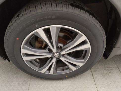 Used 2019 Nissan Rogue SV w/ Sun & Sound Touring Package AWD/4WD image 31