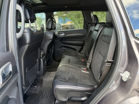 Used 2017 Jeep Grand Cherokee Trailhawk w/ Trailhawk Luxury Group AWD/4WD image 27