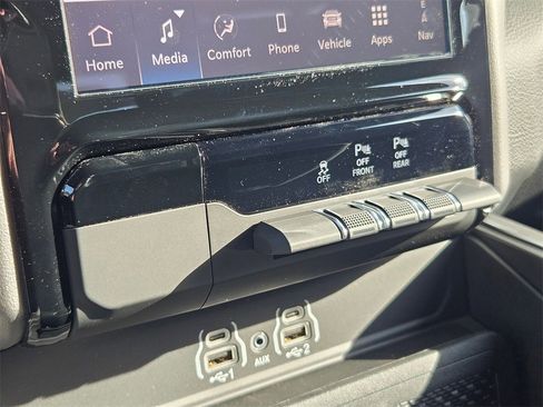 New 2026 RAM 1500 4x4 Crew Cab image 30