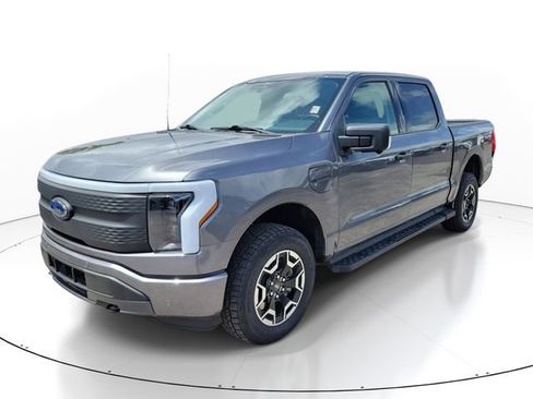 Certified 2023 Ford F150 Lightning XLT AWD/4WD image 4