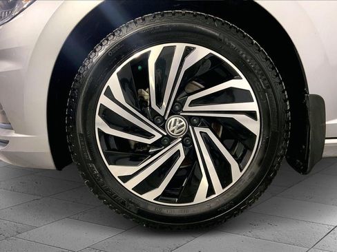 Used 2020 Volkswagen Jetta SEL Premium image 9