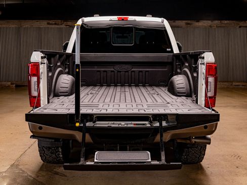 Used 2022 Ford F350 King Ranch w/ King Ranch Ultimate Package image 9