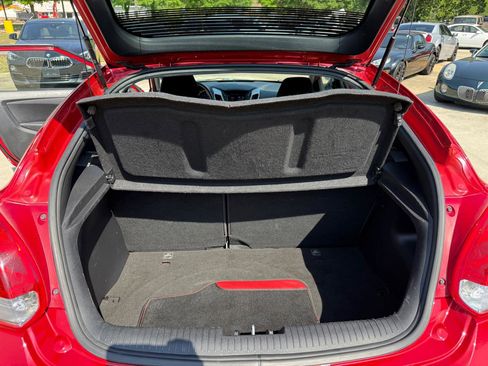 Used 2017 Hyundai Veloster FWD image 21