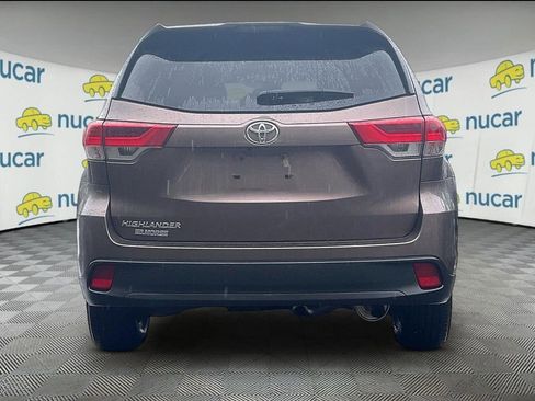 Used 2019 Toyota Highlander LE FWD image 5