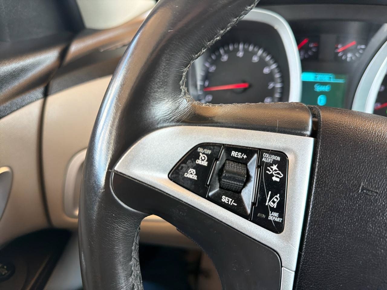 Used 2015 Chevrolet Equinox LTZ AWD/4WD image 29