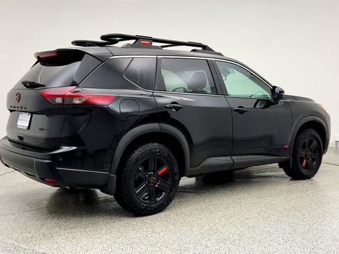 Used 2025 Nissan Rogue SV w/ Rock Creek Premium Package image 5