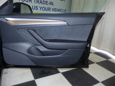 Used 2023 Tesla Model 3 Standard Range image 23