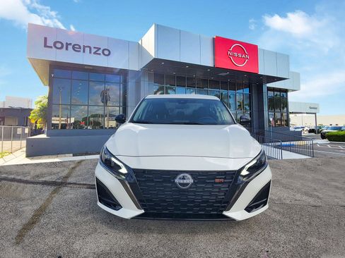 New 2025 Nissan Altima 2.5 SR image 2