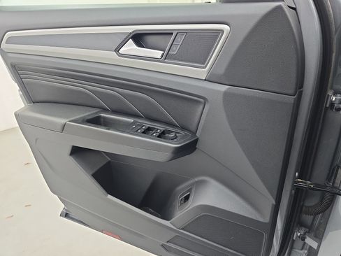 Used 2020 Volkswagen Atlas Cross Sport SEL R-Line image 26