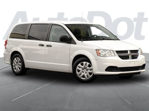 Used 2019 Dodge Grand Caravan SE w/ UConnect Hands-Free Group image 1
