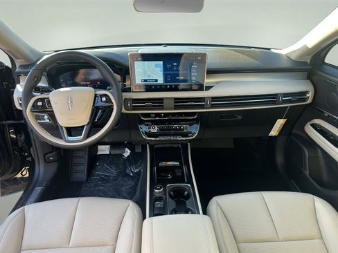 New 2026 Lincoln Corsair Premiere image 11