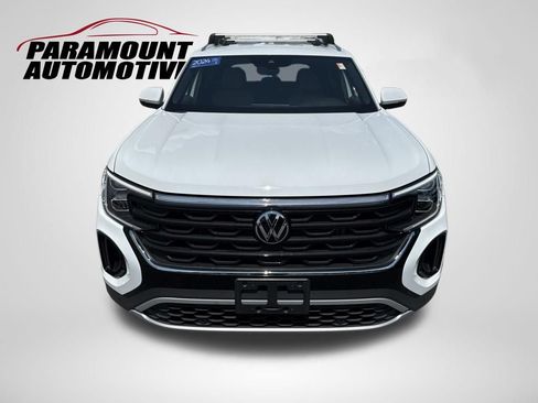 Used 2024 Volkswagen Atlas Cross Sport SE AWD/4WD image 2