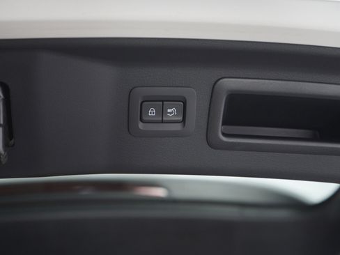 Certified 2025 MAZDA CX-90 Plug-In Hybrid w/Premium Sport image 10