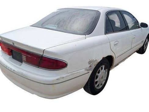 Used 2001 Buick Century Custom w/ Premium Pkg FWD image 5