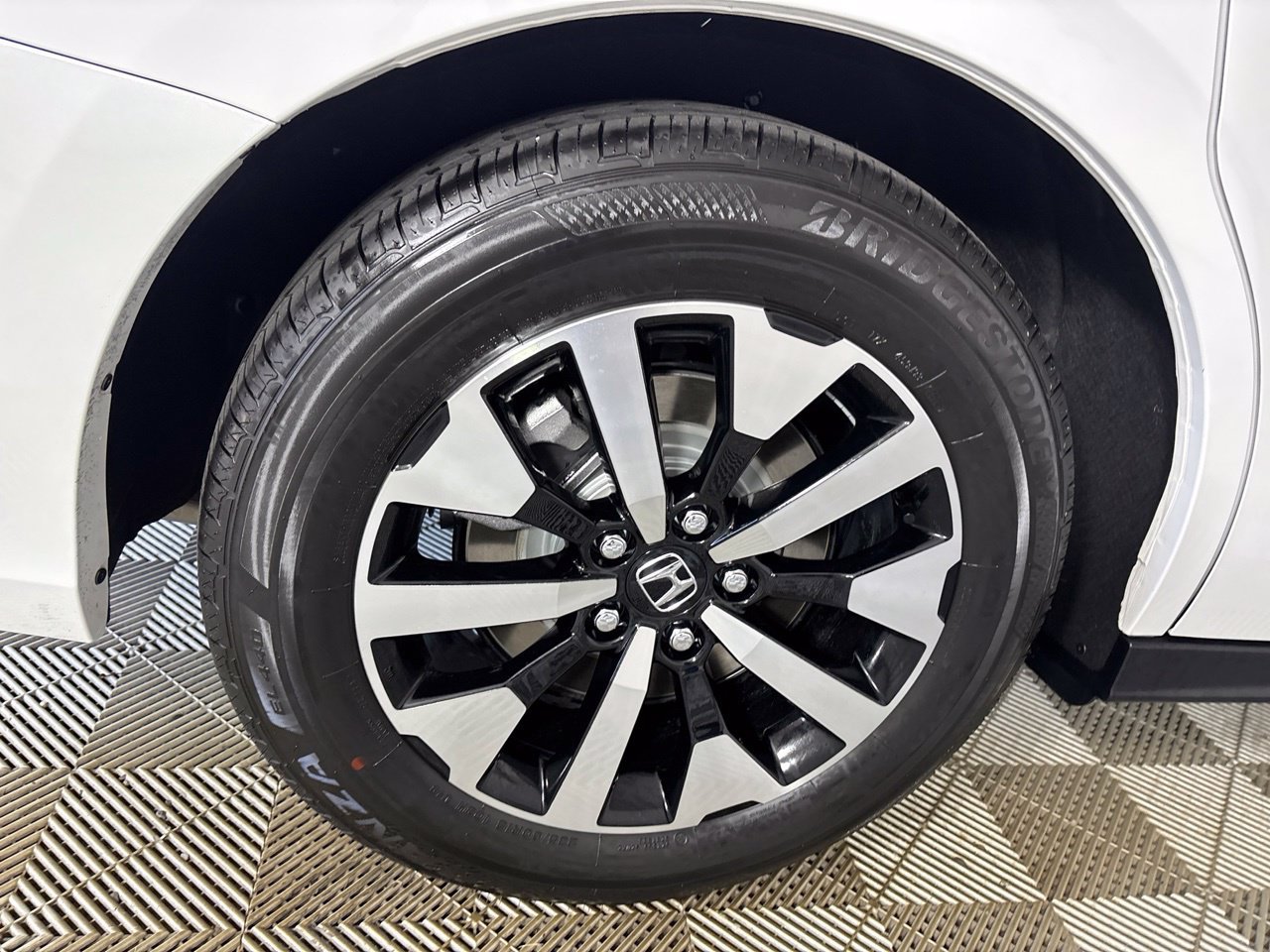 Used 2026 Honda Odyssey EX-L image 32