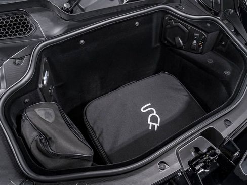 Used 2025 Lamborghini Revuelto image 43