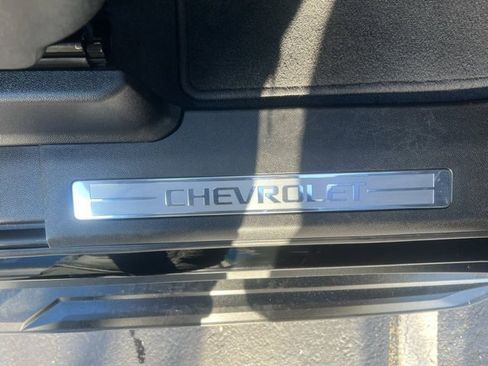 Used 2025 Chevrolet Suburban Premier image 32