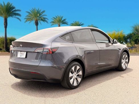Used 2023 Tesla Model Y Long Range AWD/4WD image 6