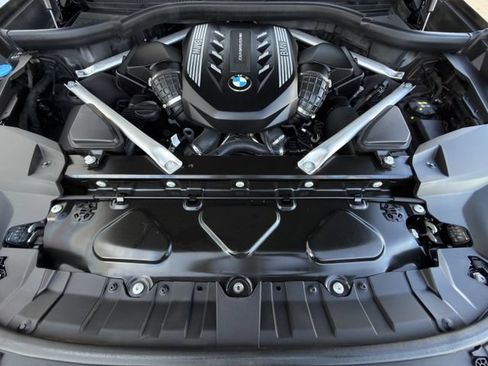 Used 2022 BMW X7 M50i AWD/4WD image 38