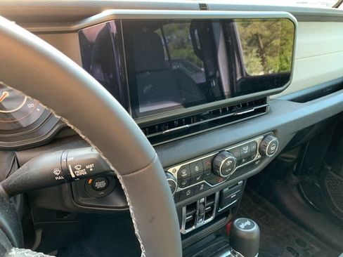 Used 2025 Jeep Wrangler Unlimited Sport AWD/4WD image 9