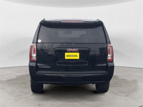 Used 2017 GMC Yukon SLT image 3