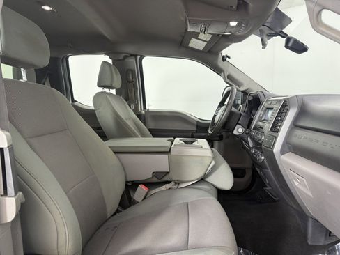 Used 2019 Ford F250 XL w/ STX Appearance Package AWD/4WD image 9