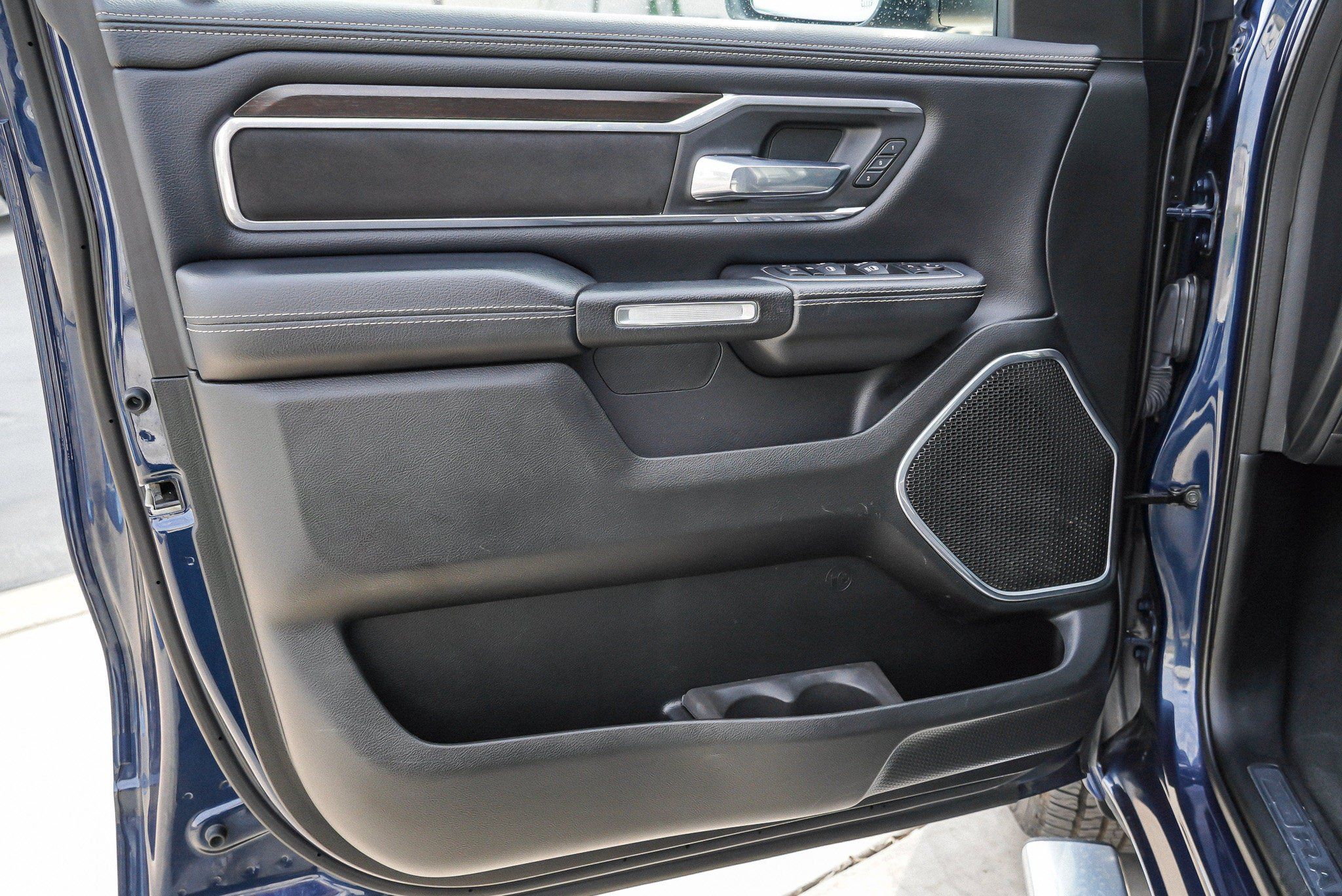 Used 2022 RAM 1500 Laramie AWD/4WD image 22