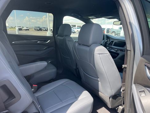 Used 2023 Buick Enclave Essence FWD image 8