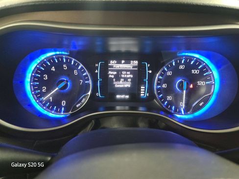 Used 2017 Chrysler Pacifica LX image 35